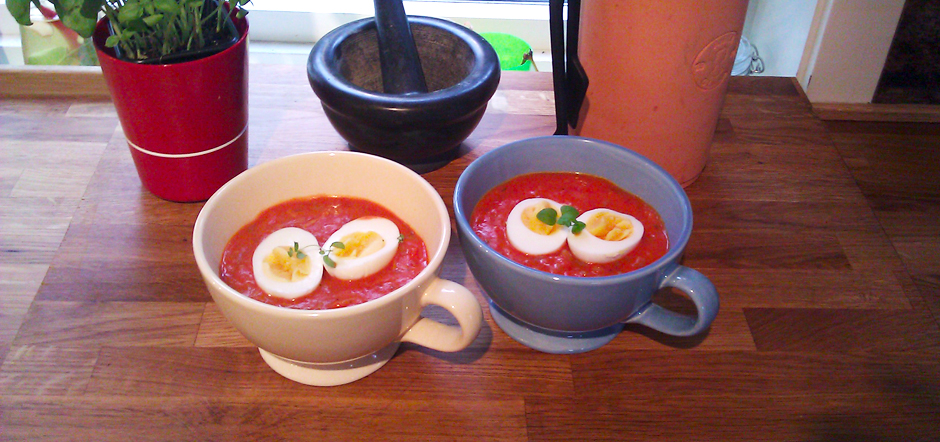 Tomatsuppe med egg