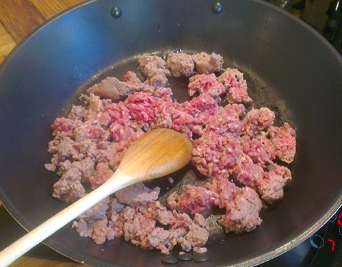 Stek kjøttdeigen godt og vær raus med krydderet